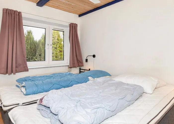 9 Person In Thyholm-by Traum * Thyholm